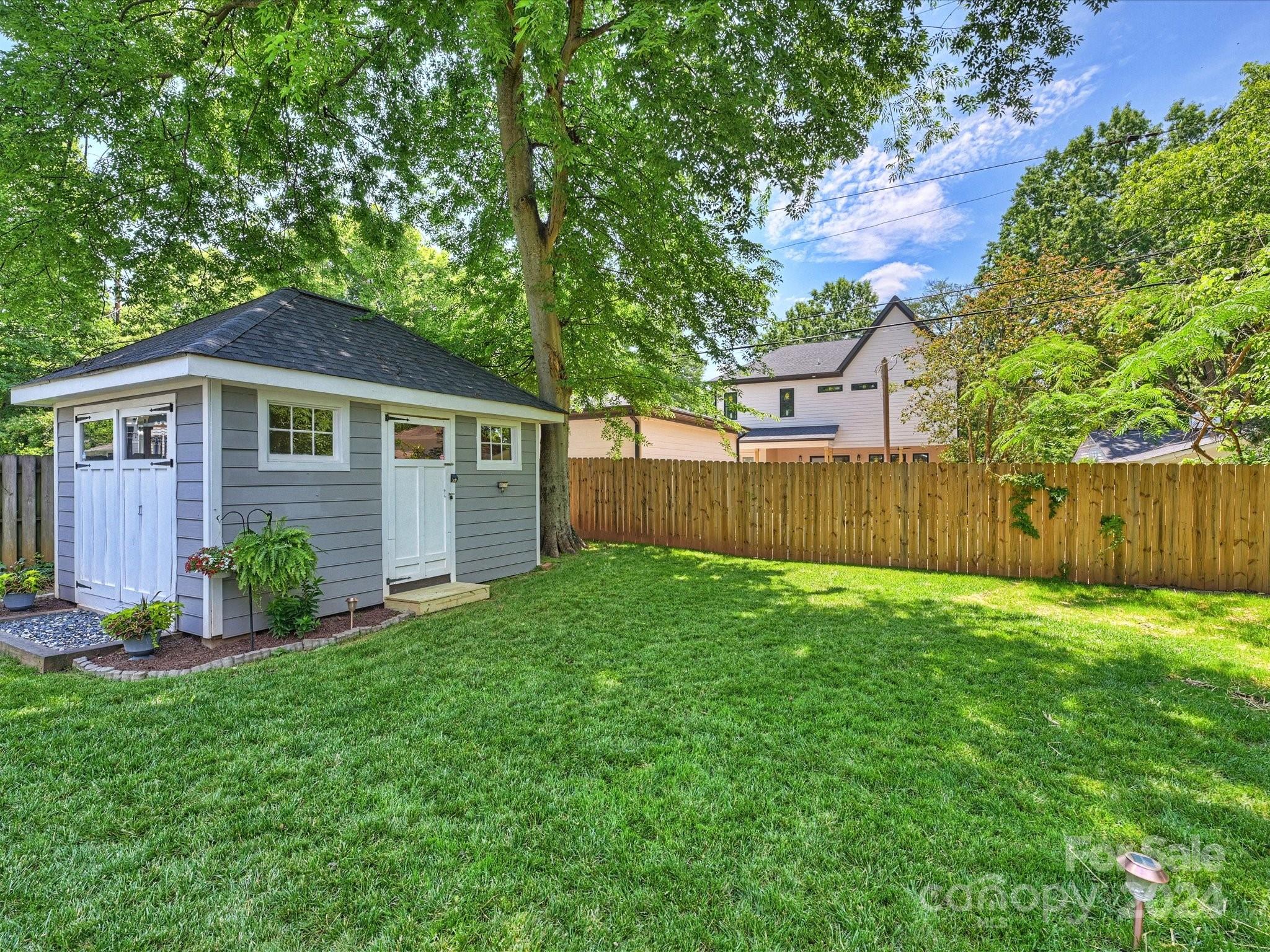 1308 Cortland Road W