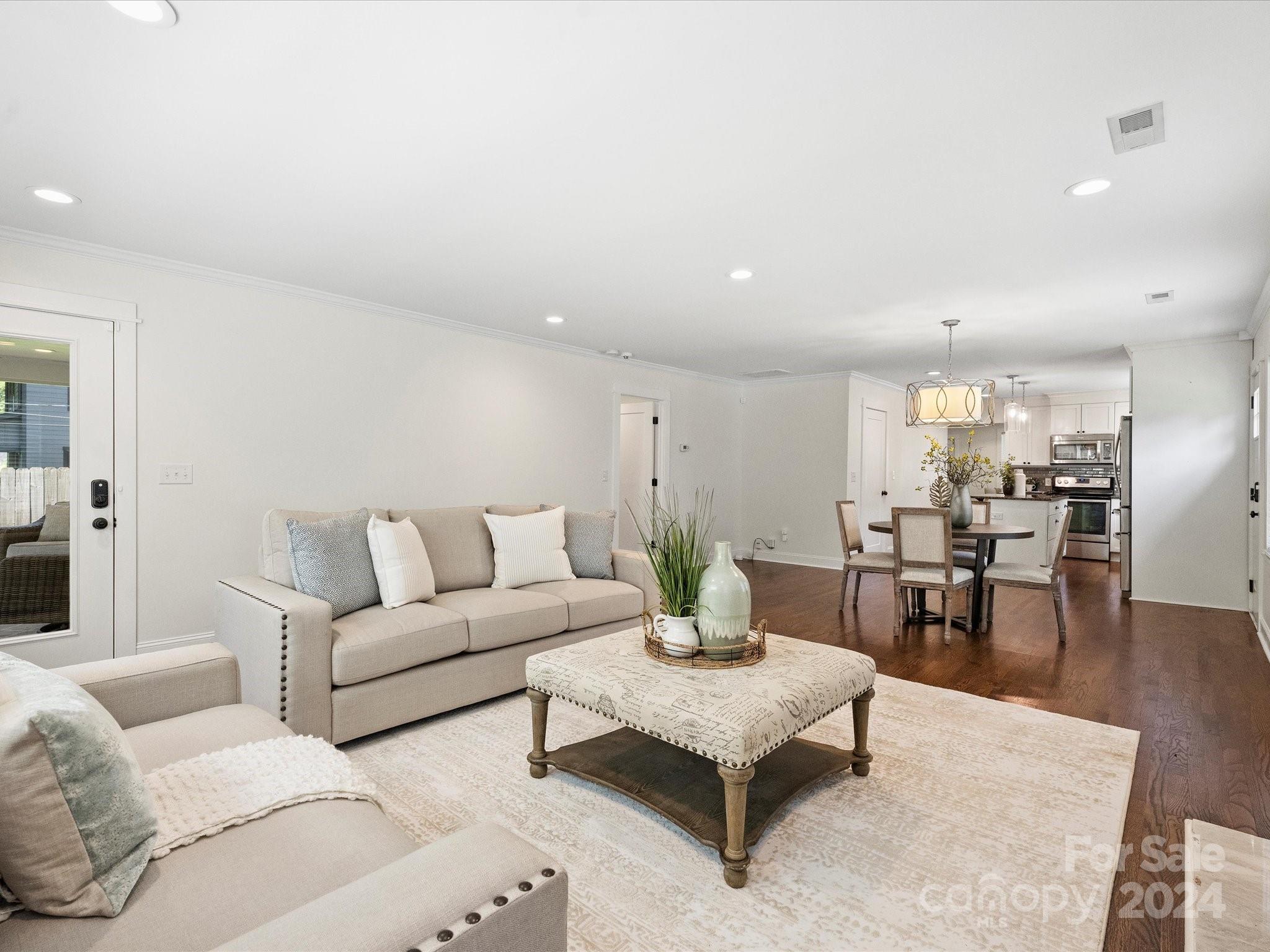 1308 Cortland Road W