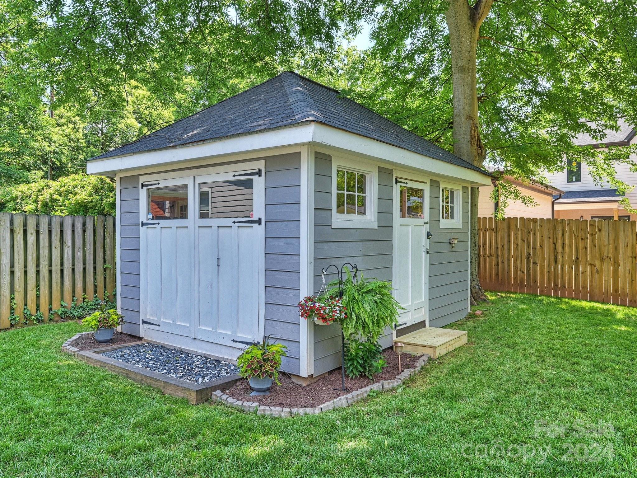 1308 Cortland Road W