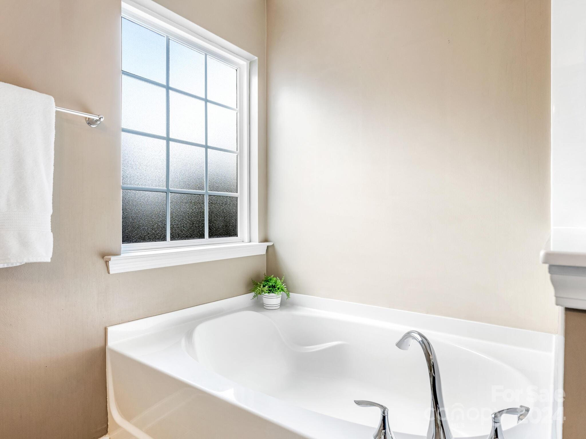 1056 Mountain Laurel Court
