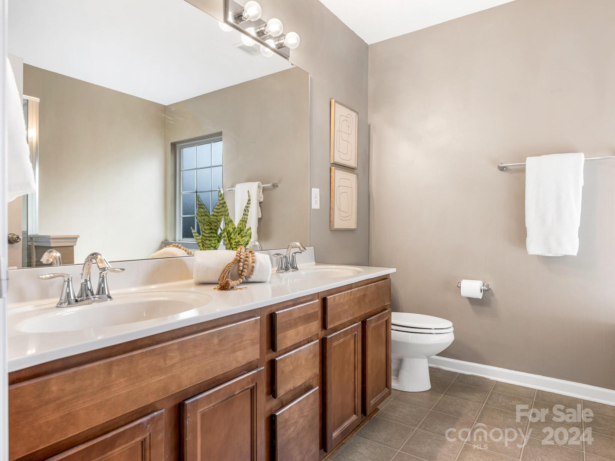 1056 Mountain Laurel Court