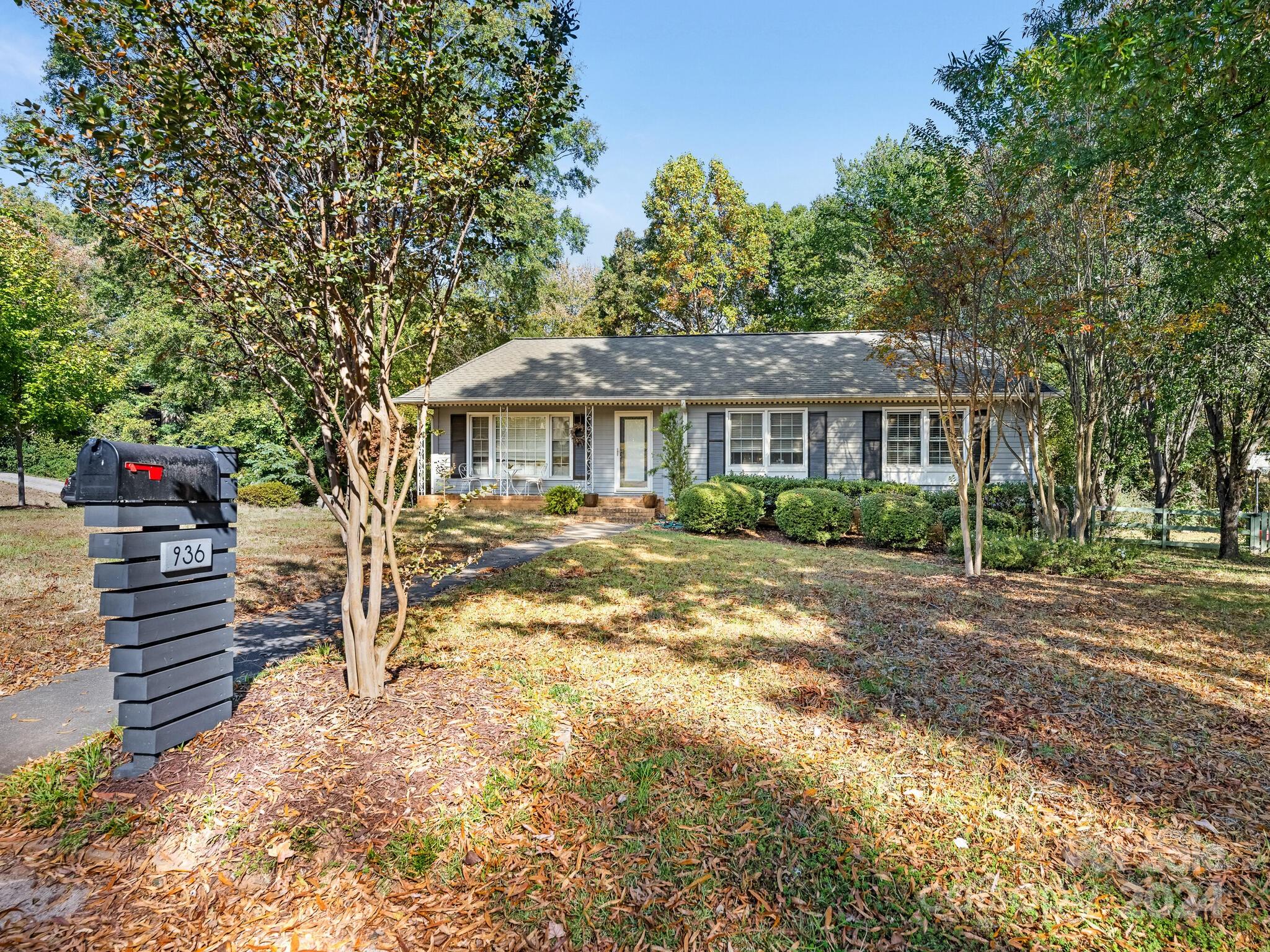 936 Eaglewood Avenue