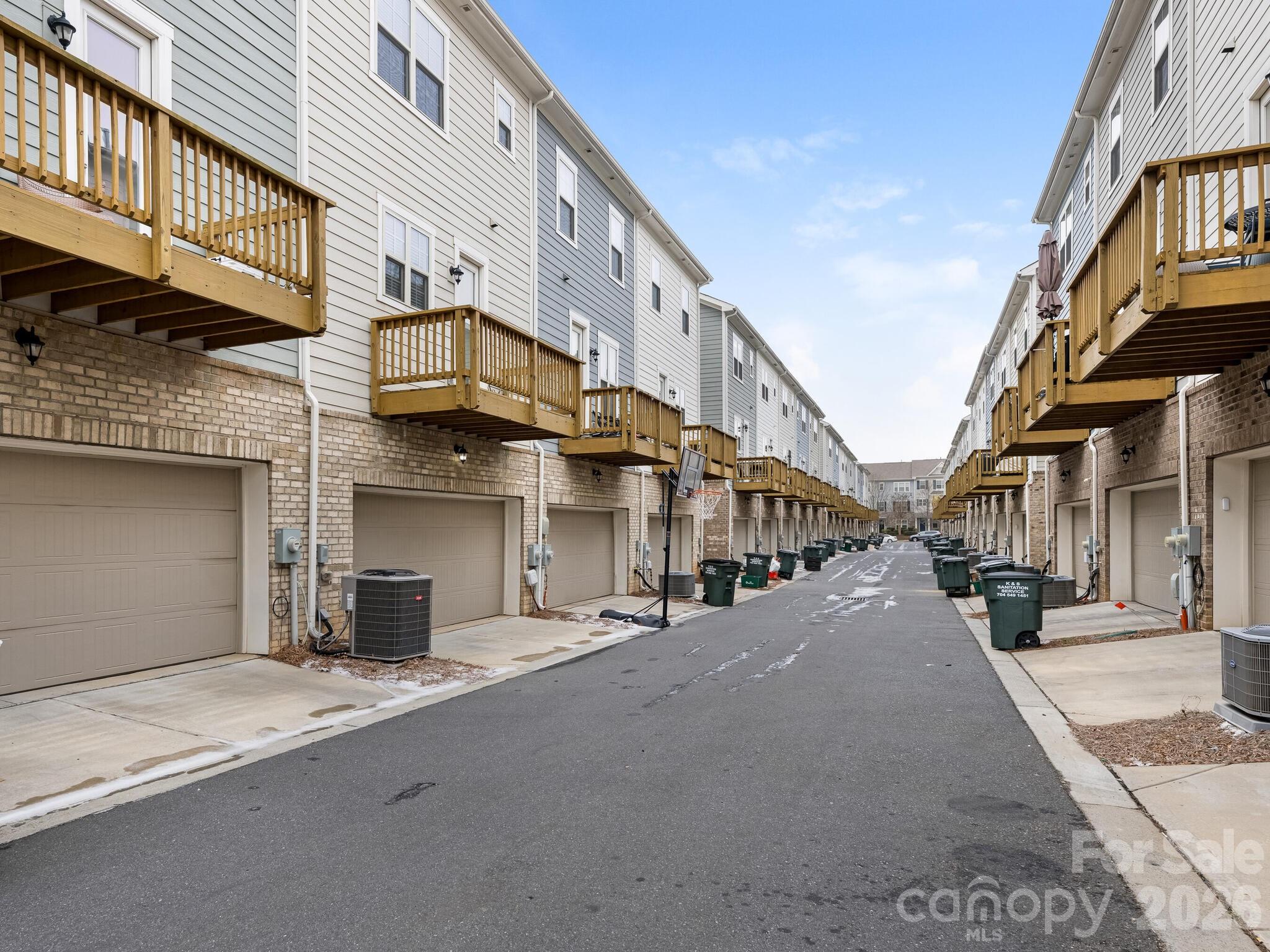 9533 Ainslie Downs Street