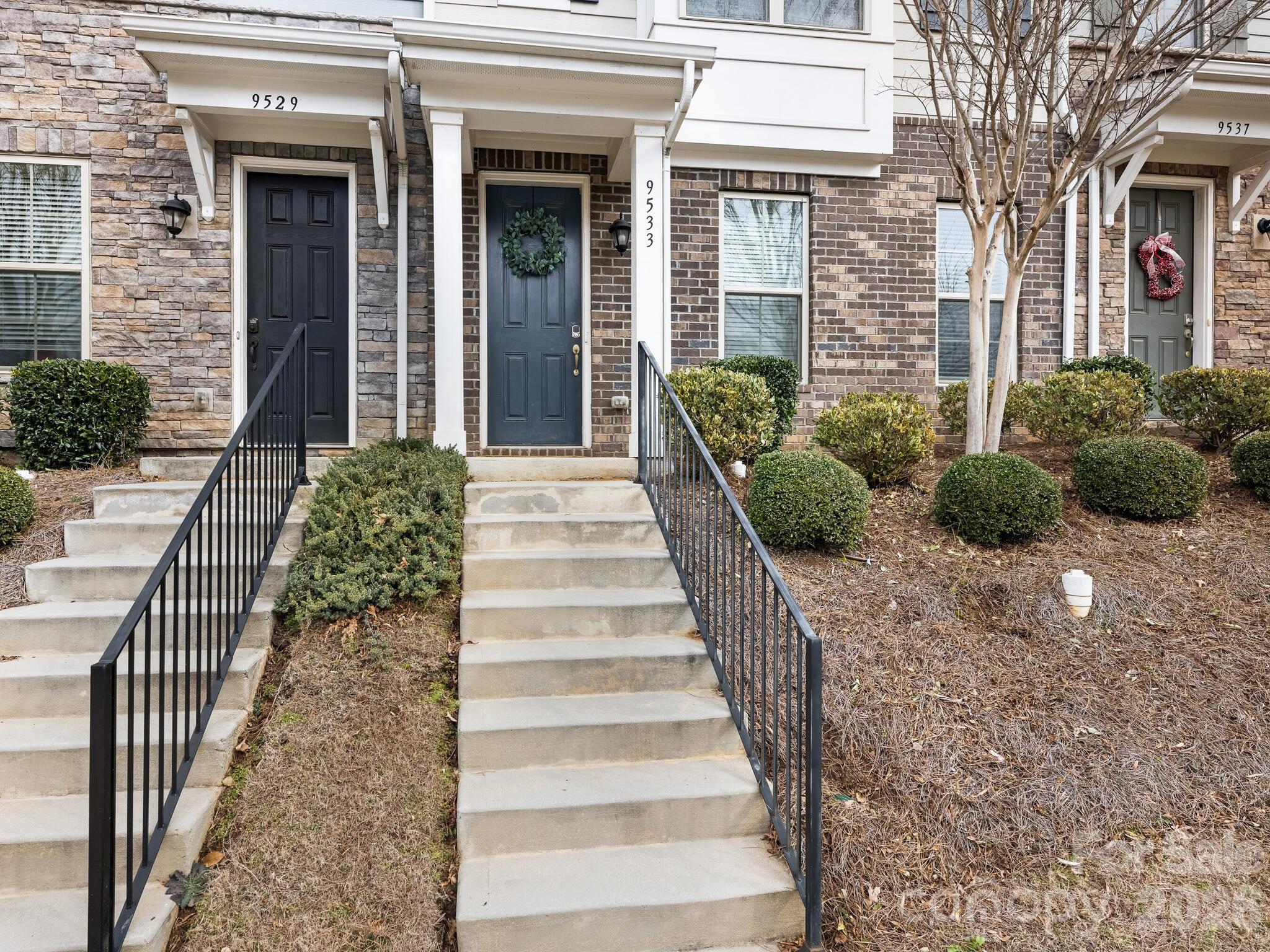 9533 Ainslie Downs Street