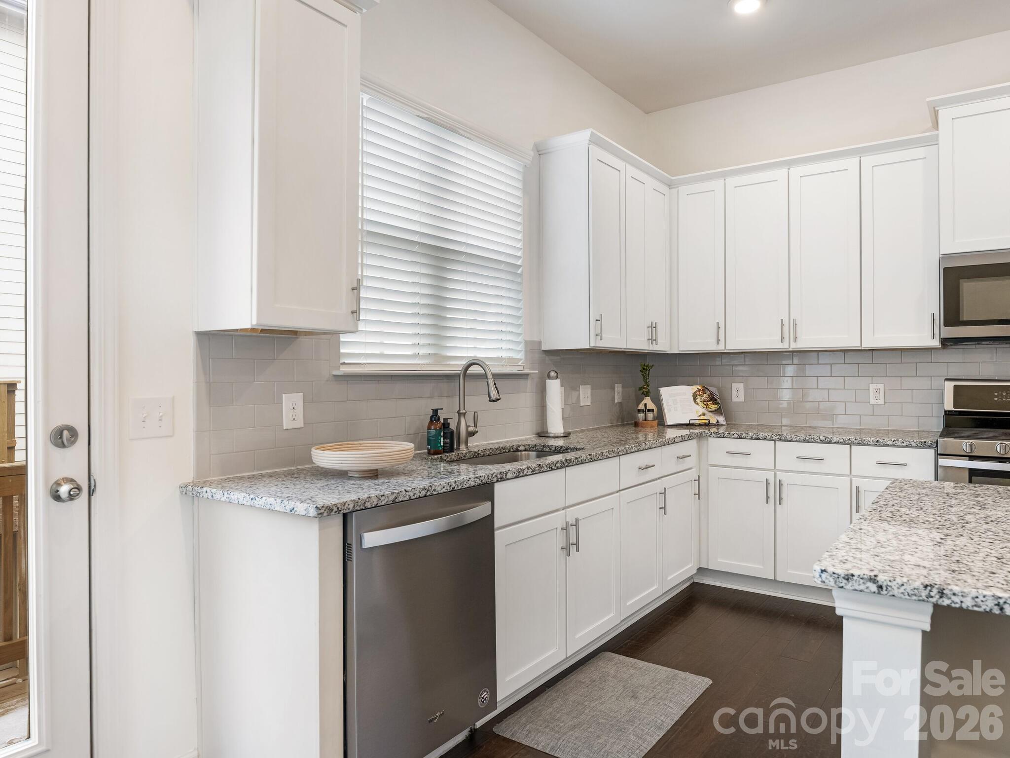 9533 Ainslie Downs Street