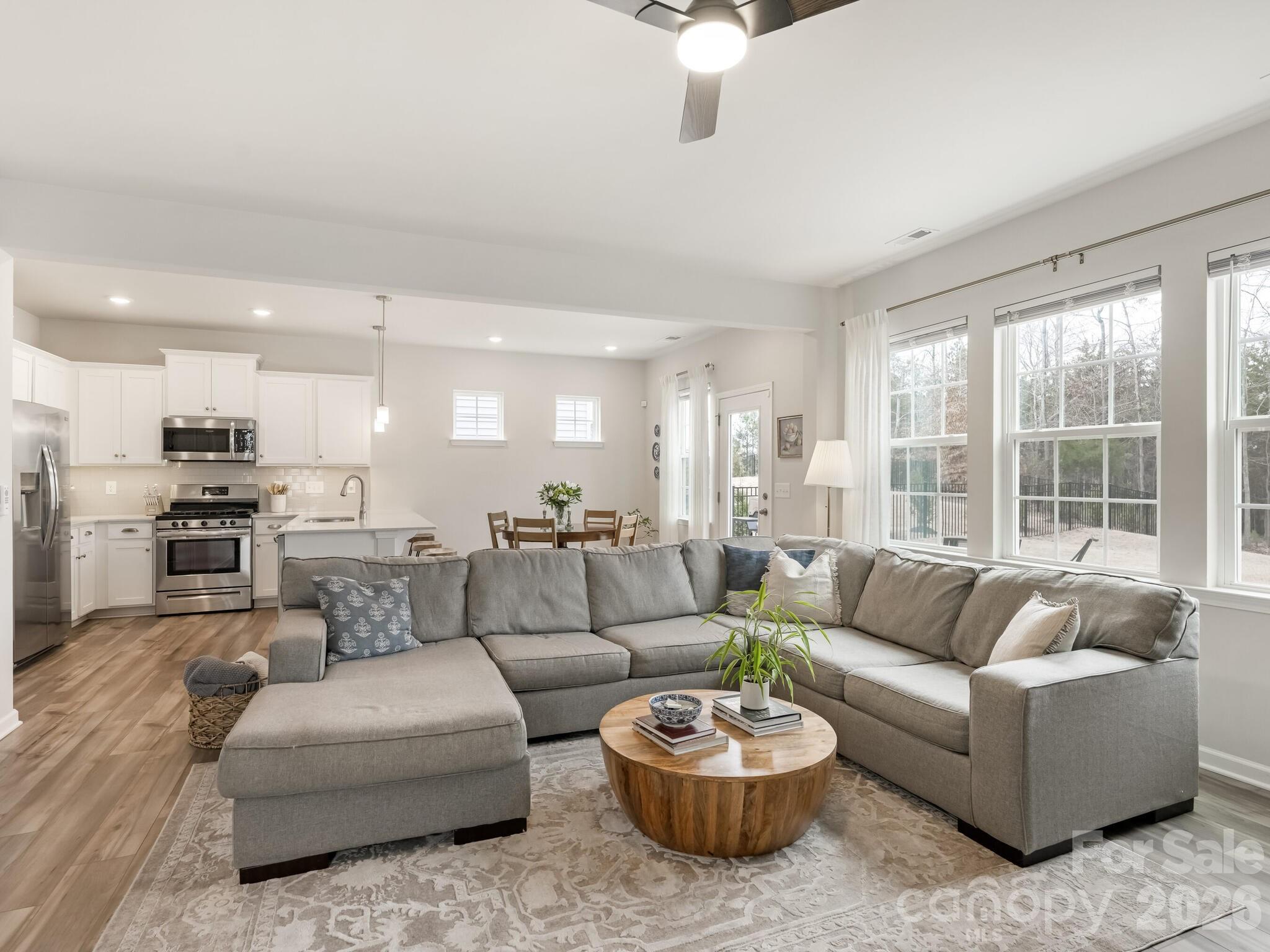 16011 Seagard Cove