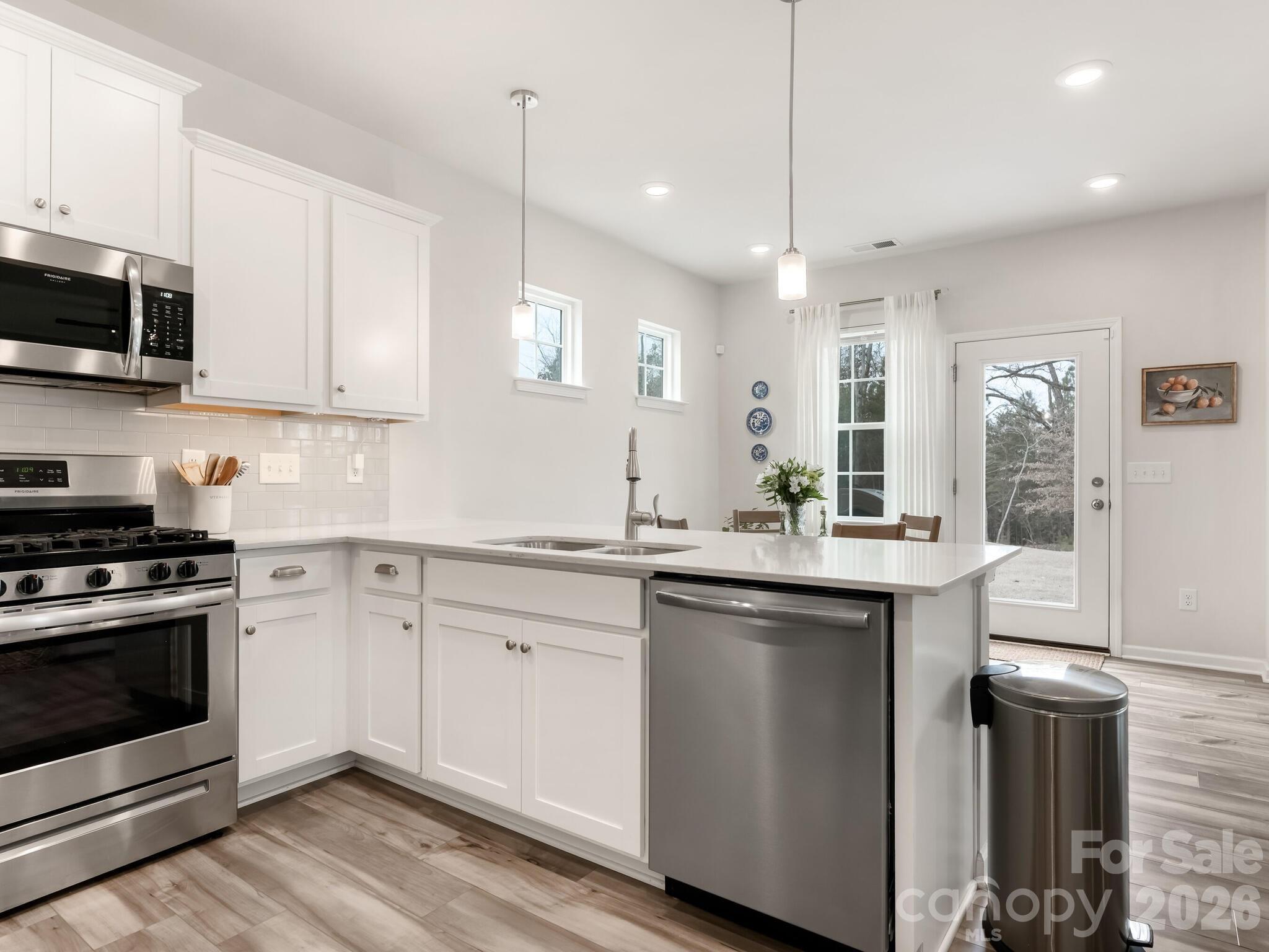 16011 Seagard Cove