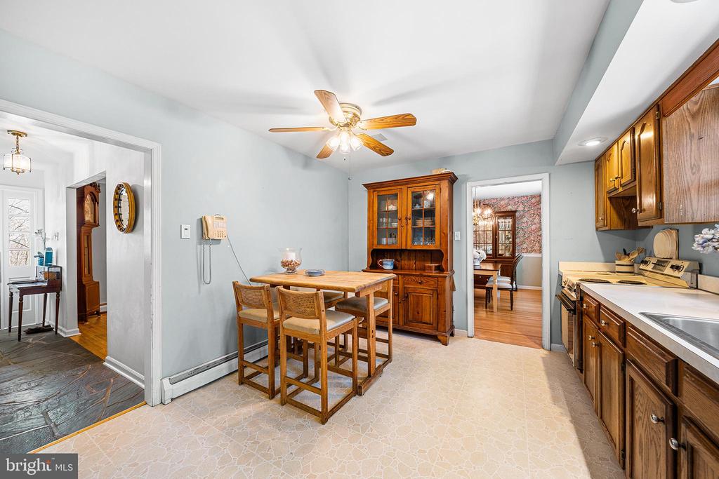 6 CYPRESS LANE