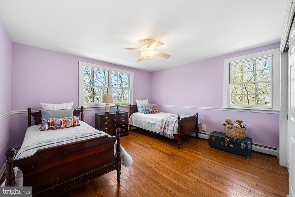 6 CYPRESS LANE