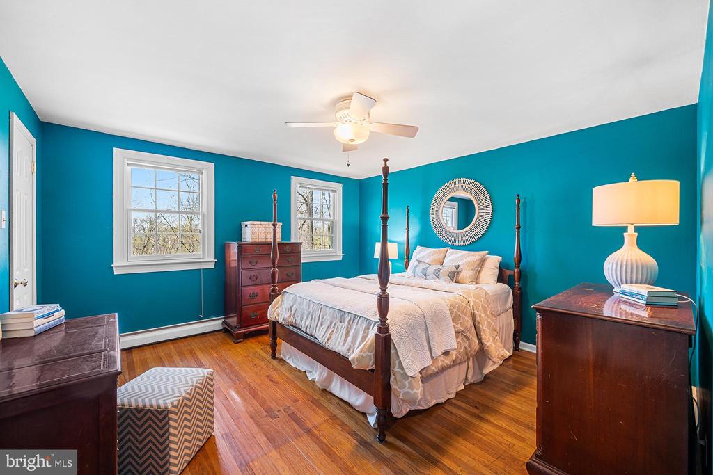 6 CYPRESS LANE
