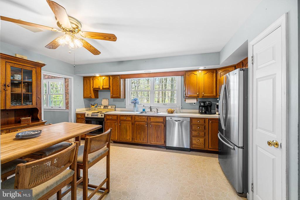 6 CYPRESS LANE