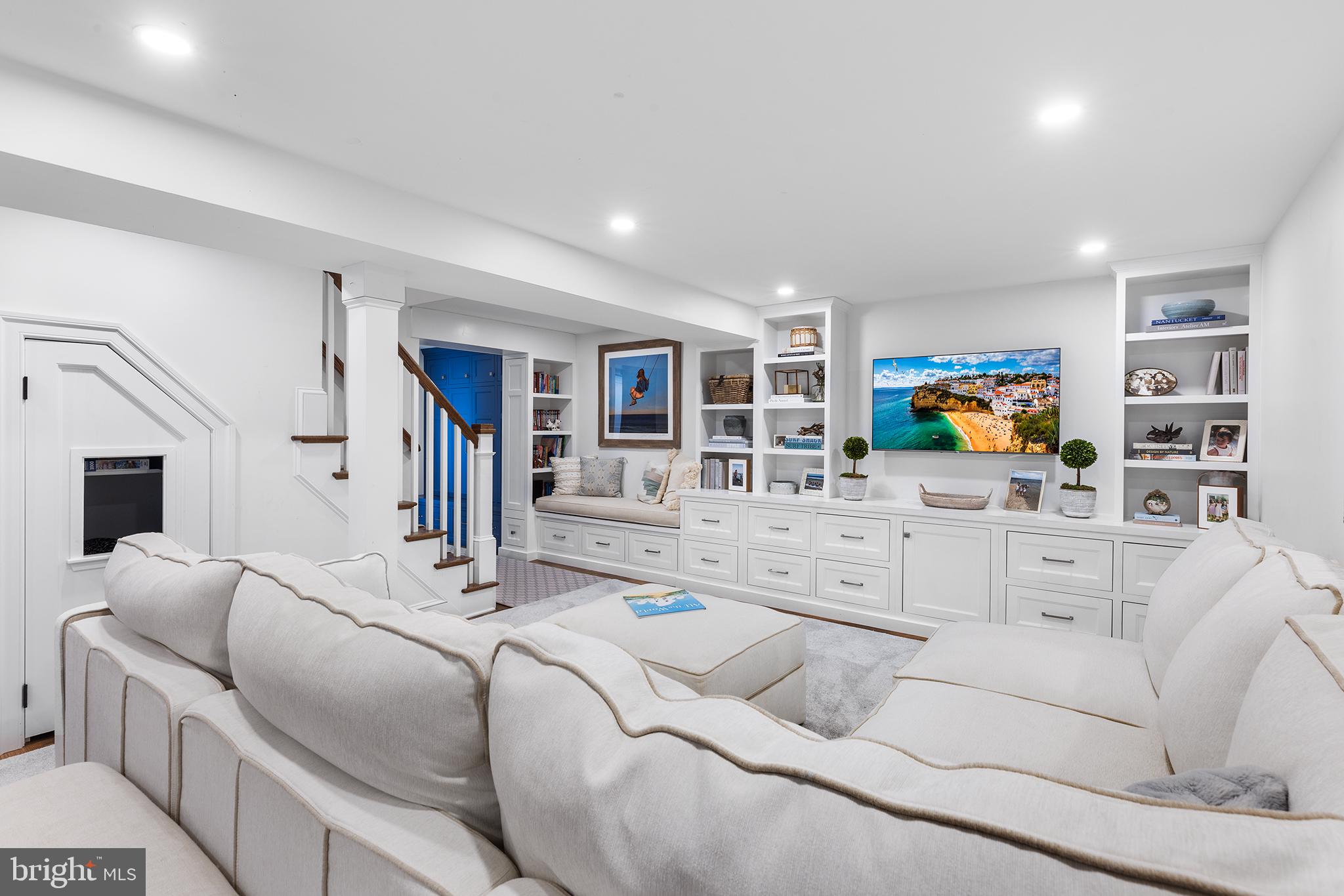 528 W Wayne Ave