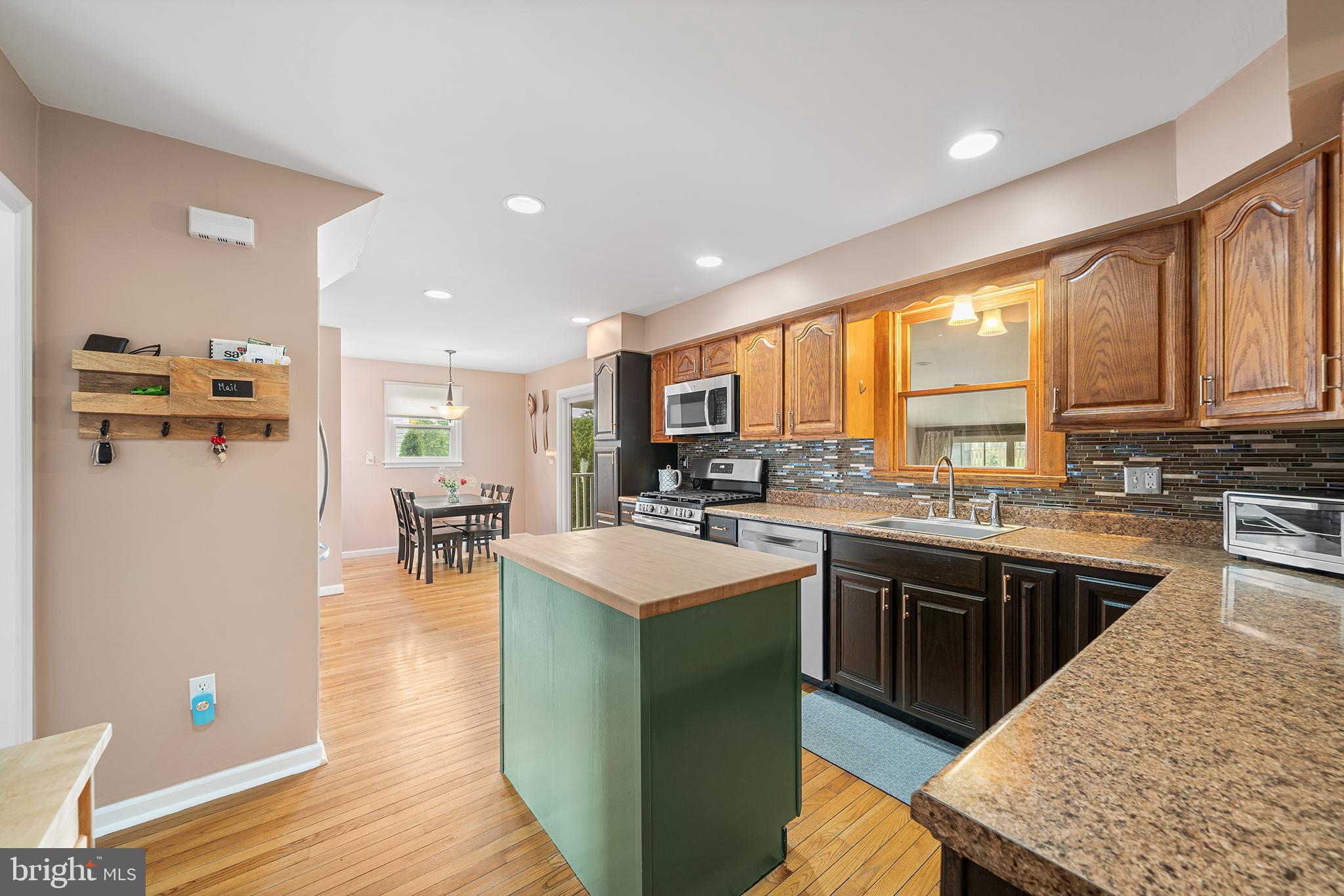 428 Hampshire Dr