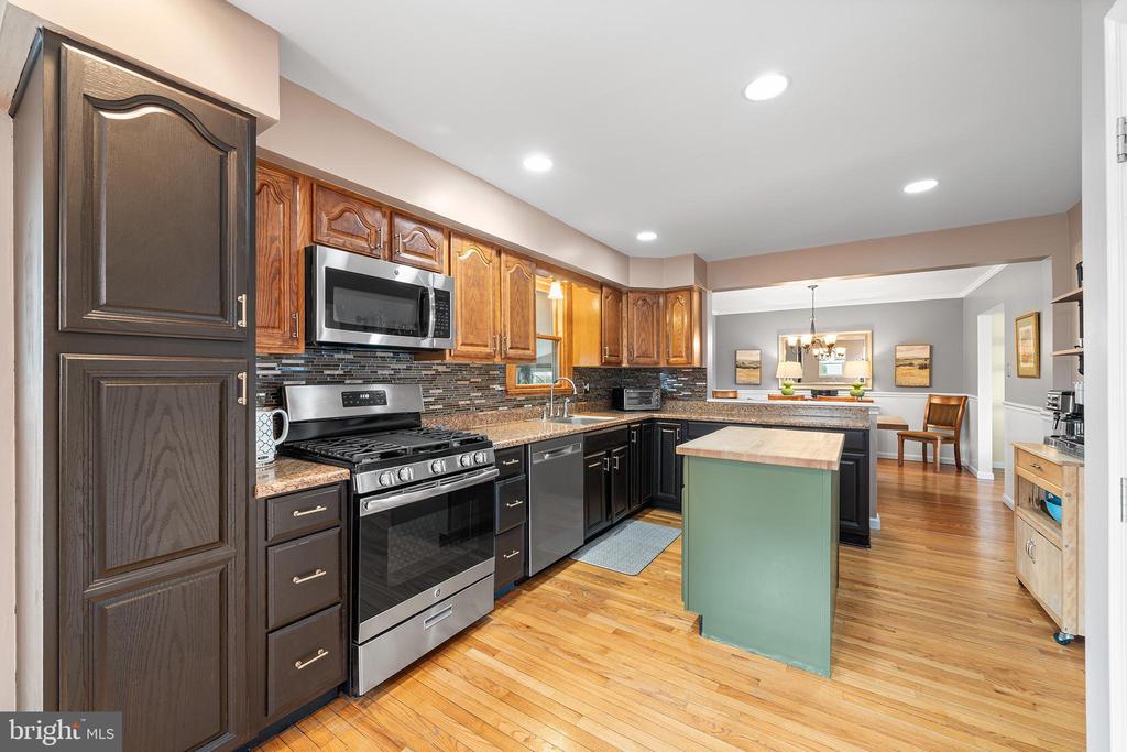 428 Hampshire Dr