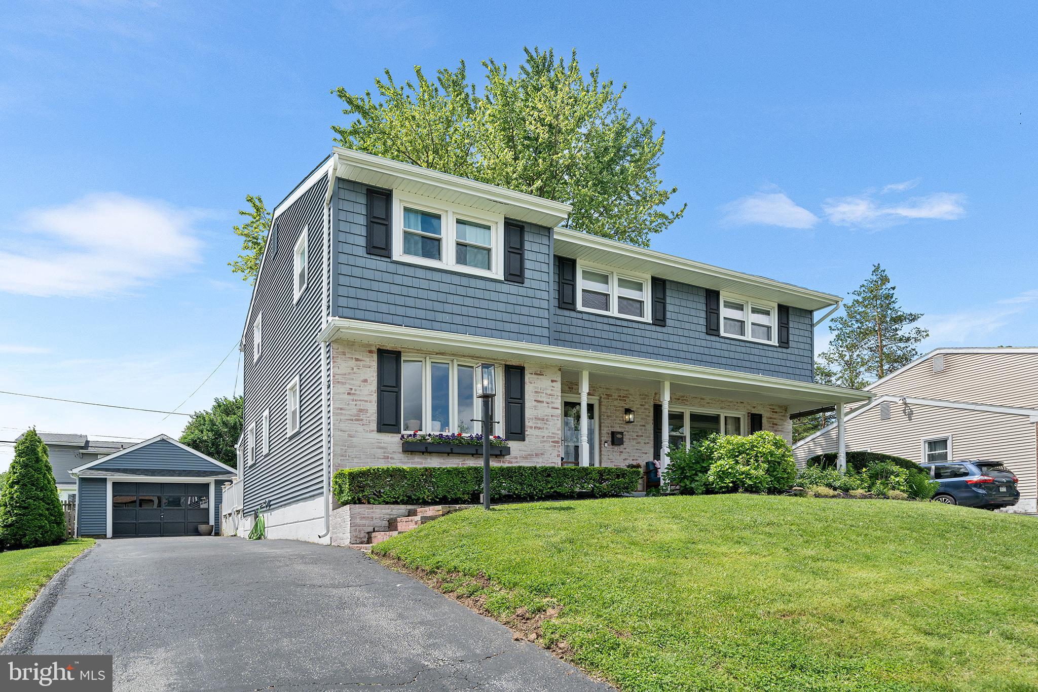 428 Hampshire Dr