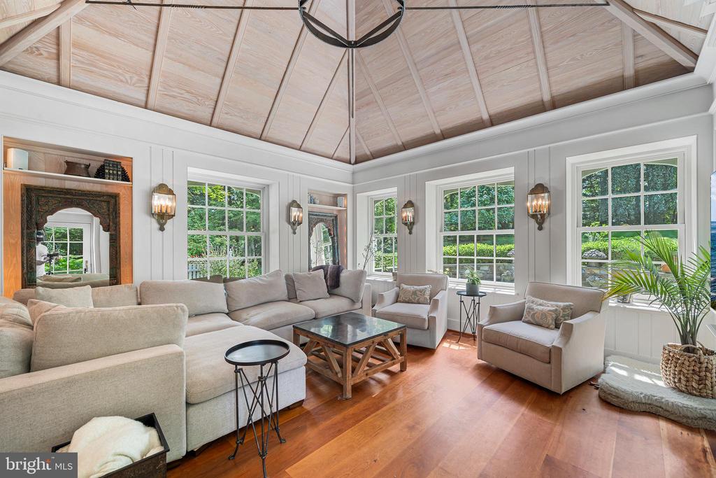 2 FAIRVIEW DRIVE