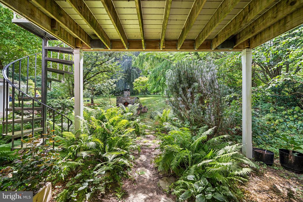 2 FAIRVIEW DRIVE