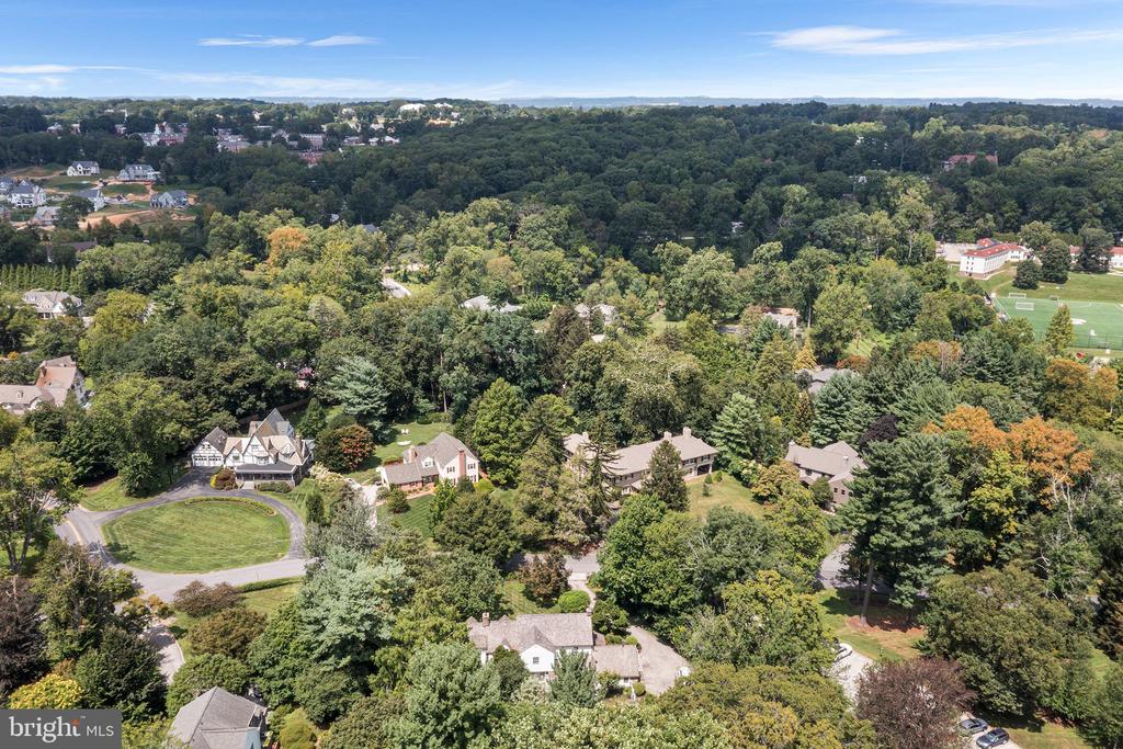 2 FAIRVIEW DRIVE