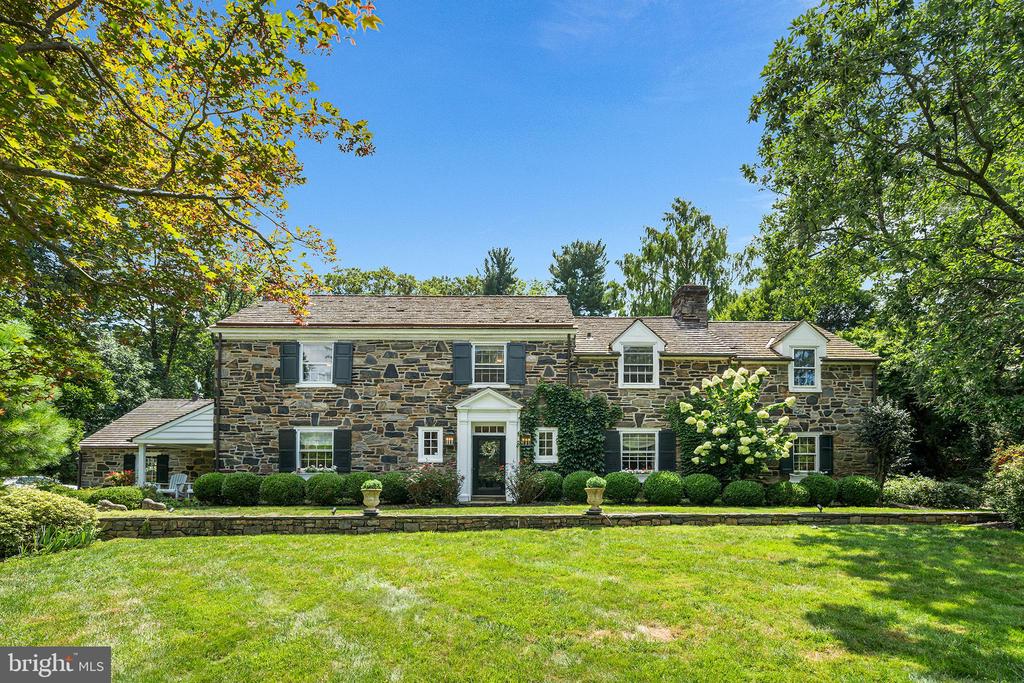 2 FAIRVIEW DRIVE