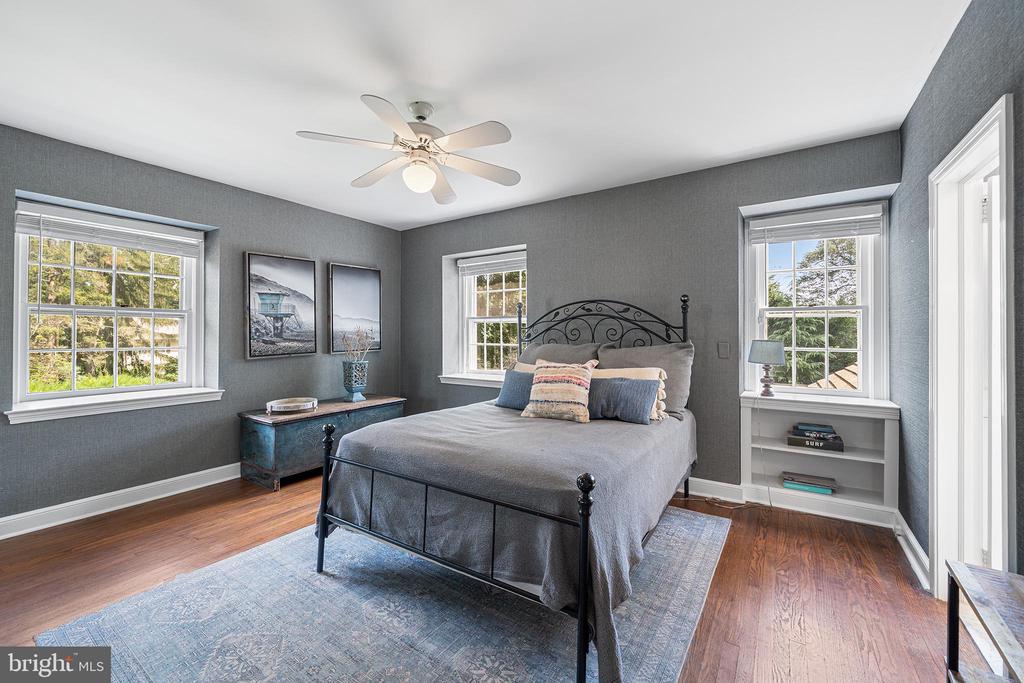 2 FAIRVIEW DRIVE