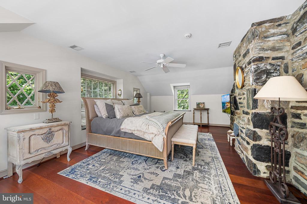 2 FAIRVIEW DRIVE