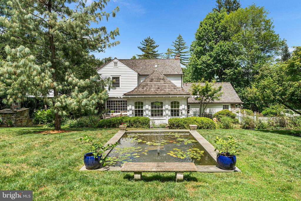 2 FAIRVIEW DRIVE