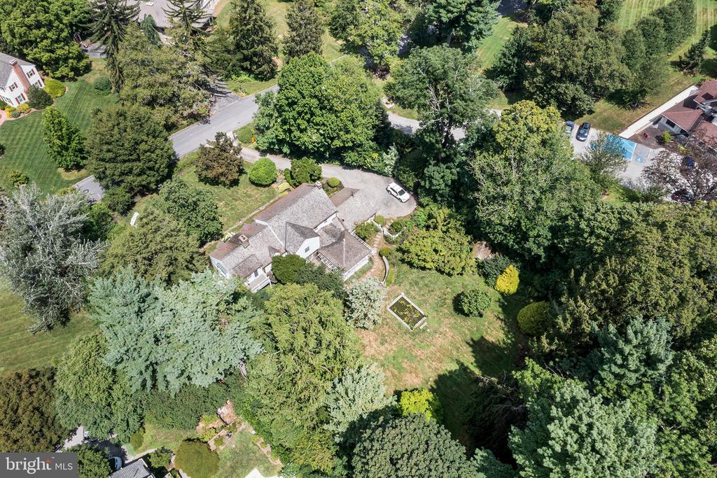 2 FAIRVIEW DRIVE