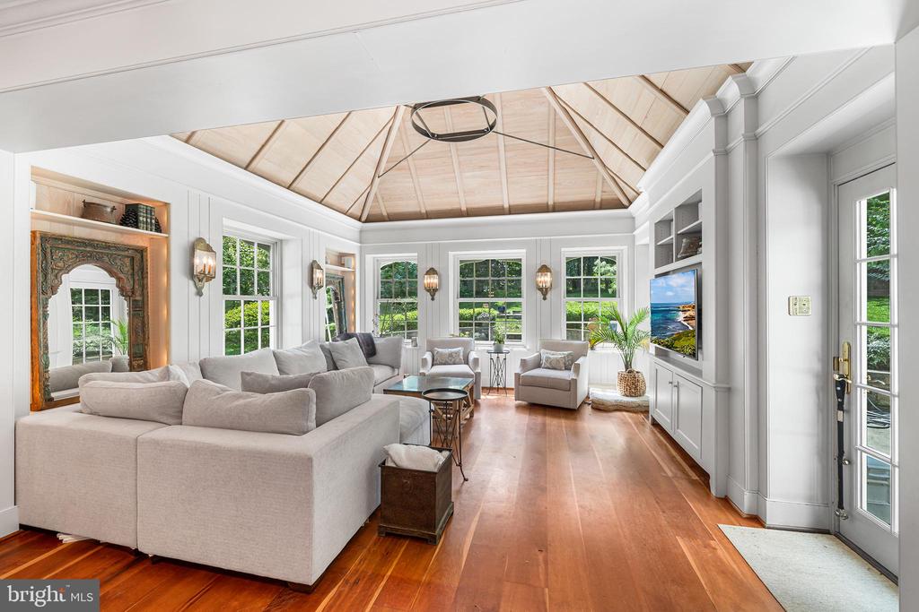 2 FAIRVIEW DRIVE