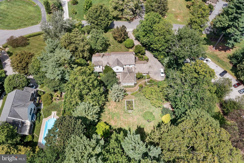 2 FAIRVIEW DRIVE