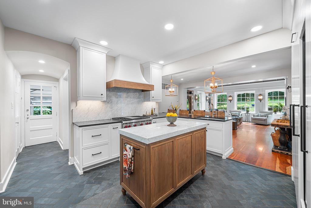 2 FAIRVIEW DRIVE