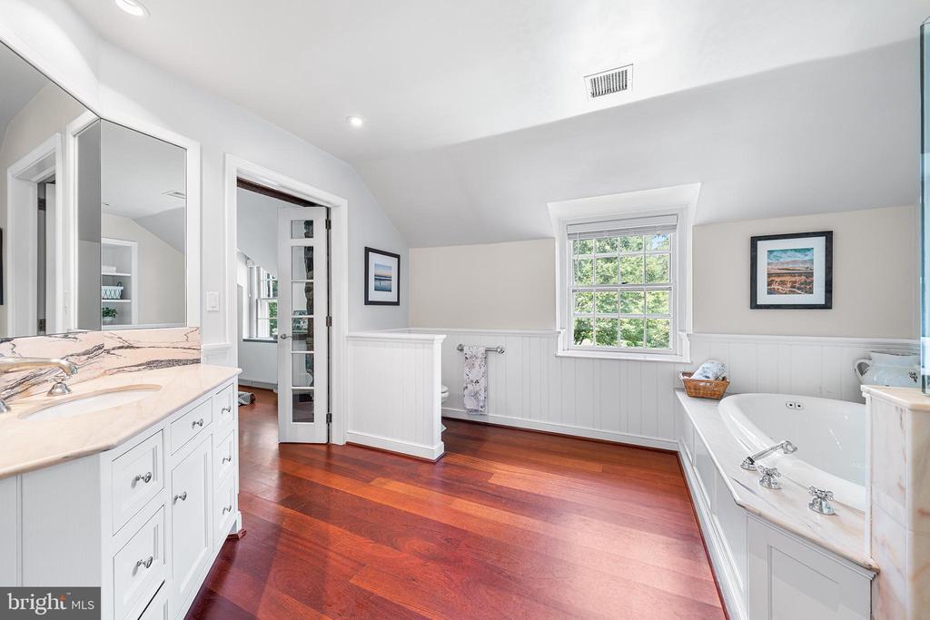 2 FAIRVIEW DRIVE