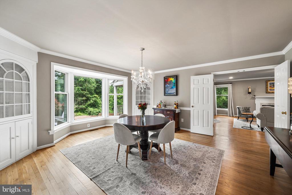 112 HUNT VALLEY CIRCLE