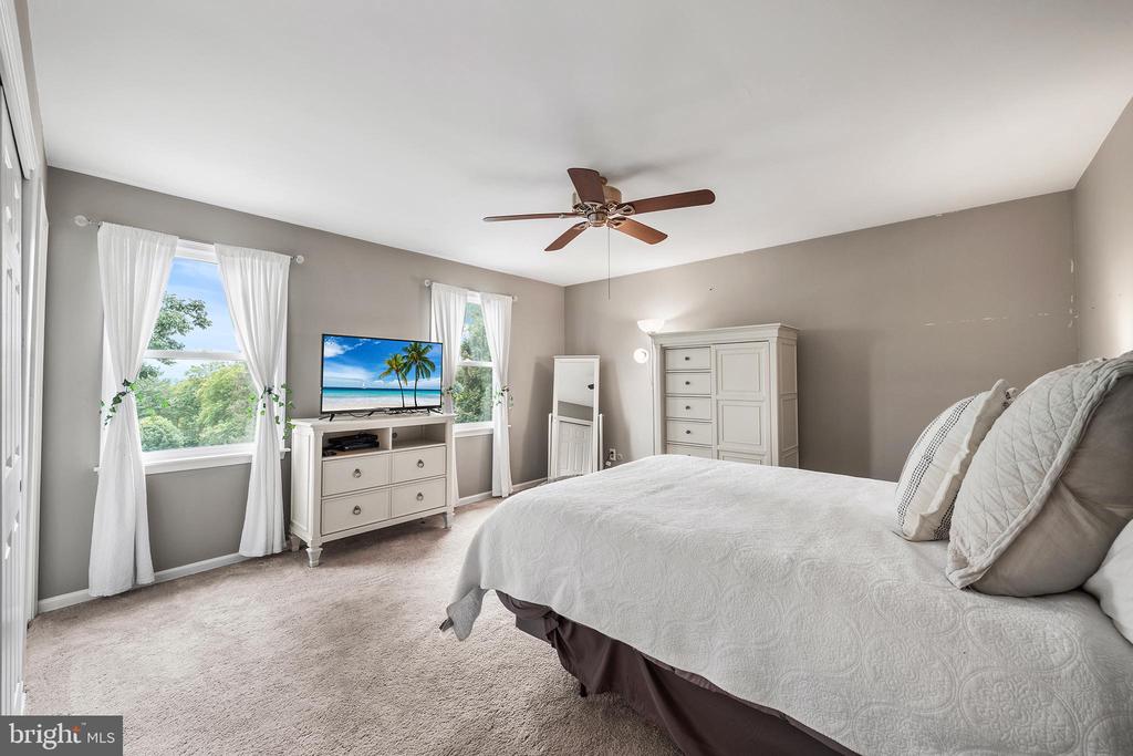 112 HUNT VALLEY CIRCLE