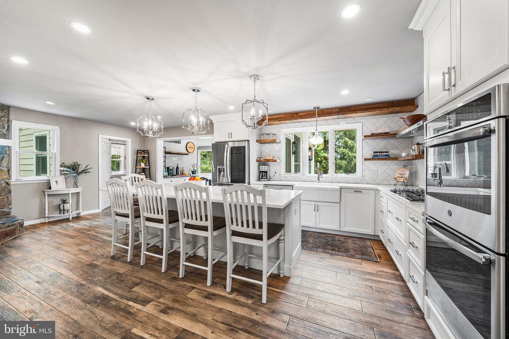 112 HUNT VALLEY CIRCLE