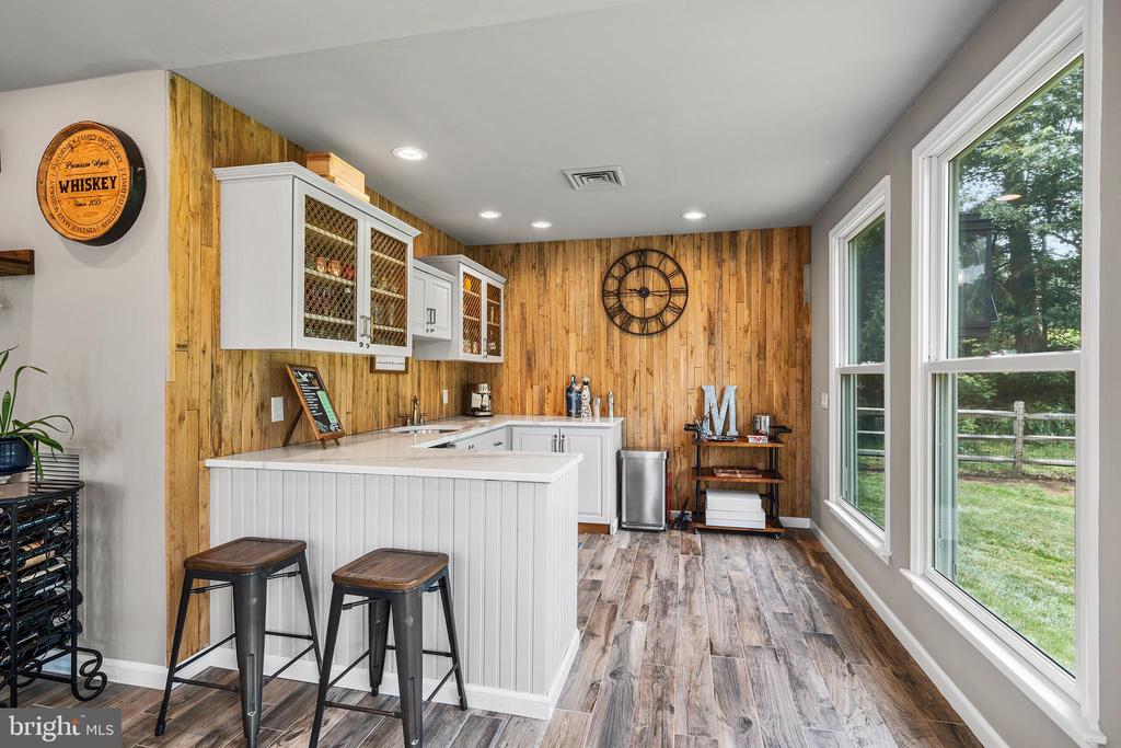 112 HUNT VALLEY CIRCLE