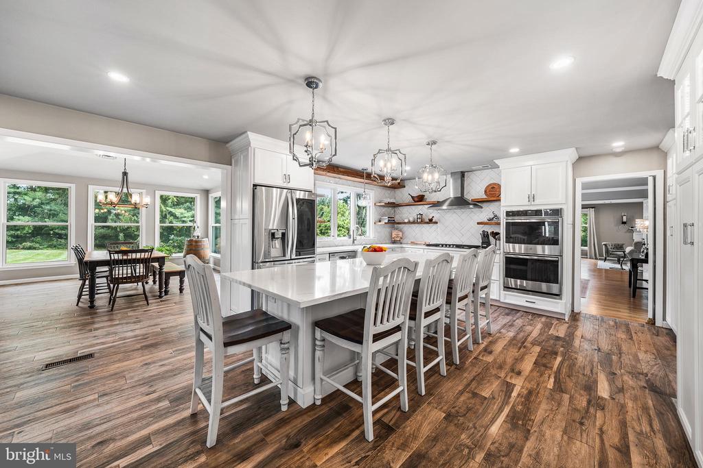 112 HUNT VALLEY CIRCLE