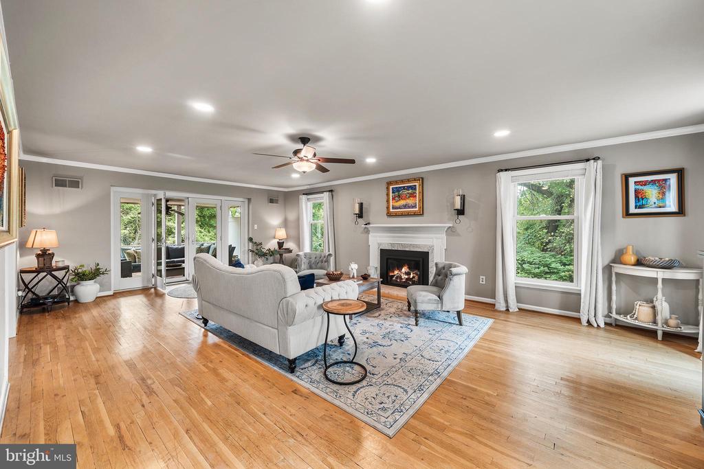 112 HUNT VALLEY CIRCLE