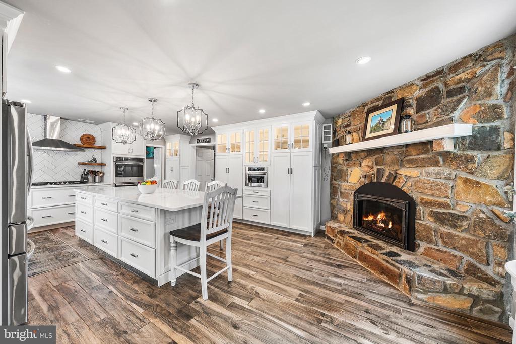 112 HUNT VALLEY CIRCLE