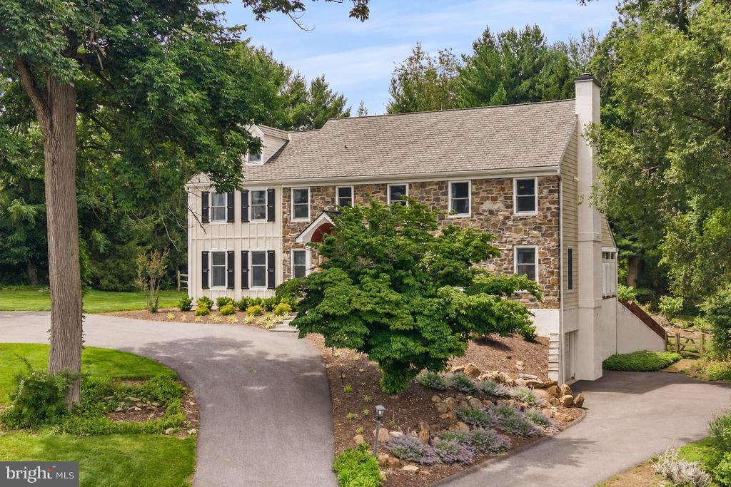112 HUNT VALLEY CIRCLE