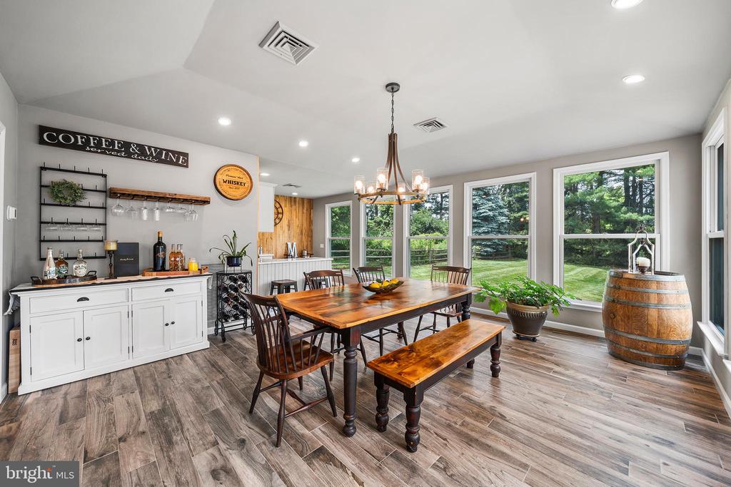 112 HUNT VALLEY CIRCLE
