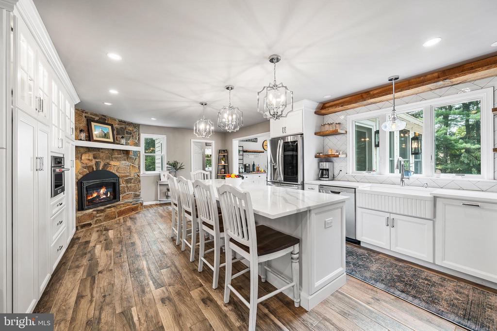 112 HUNT VALLEY CIRCLE