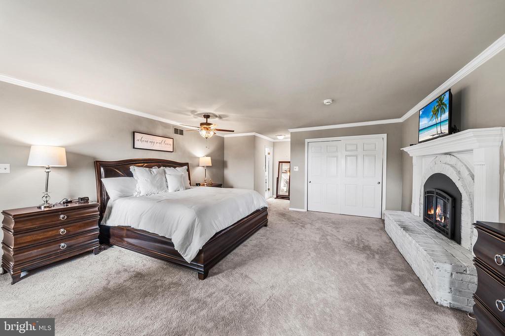 112 HUNT VALLEY CIRCLE