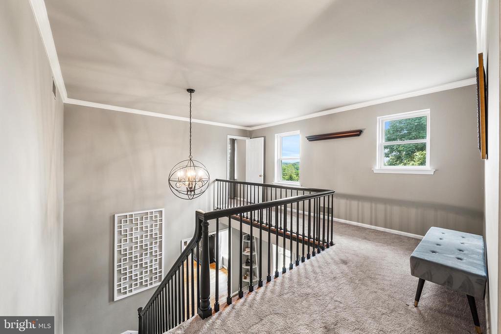 112 HUNT VALLEY CIRCLE