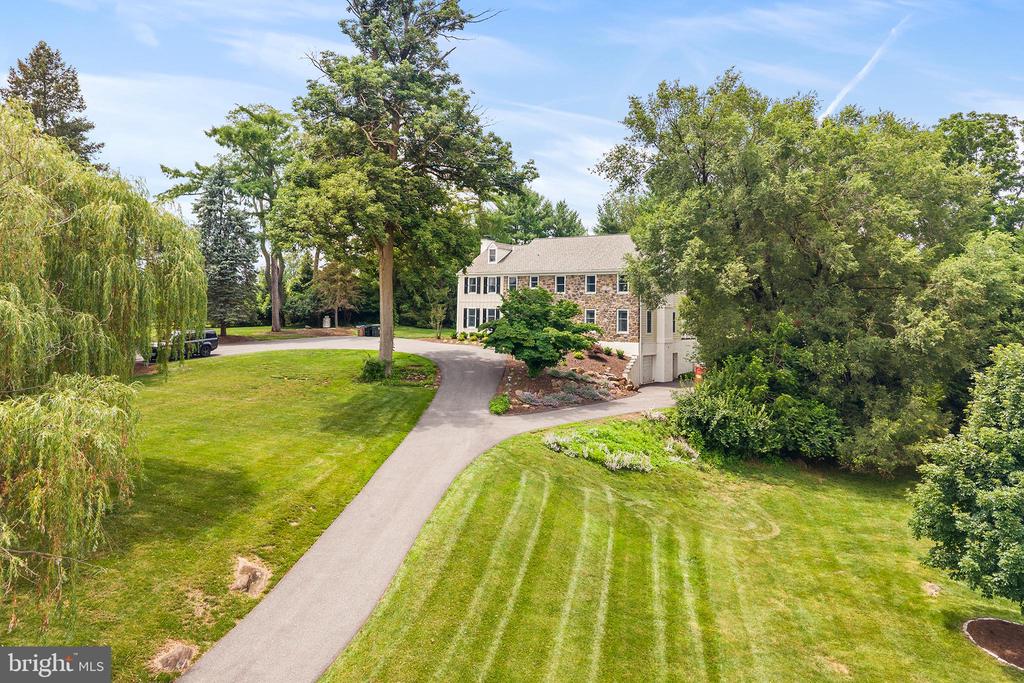 112 HUNT VALLEY CIRCLE