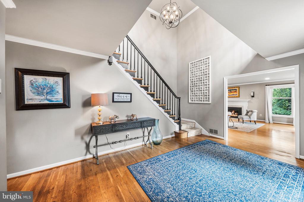 112 HUNT VALLEY CIRCLE
