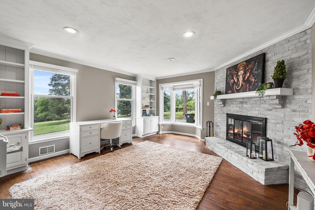 112 HUNT VALLEY CIRCLE