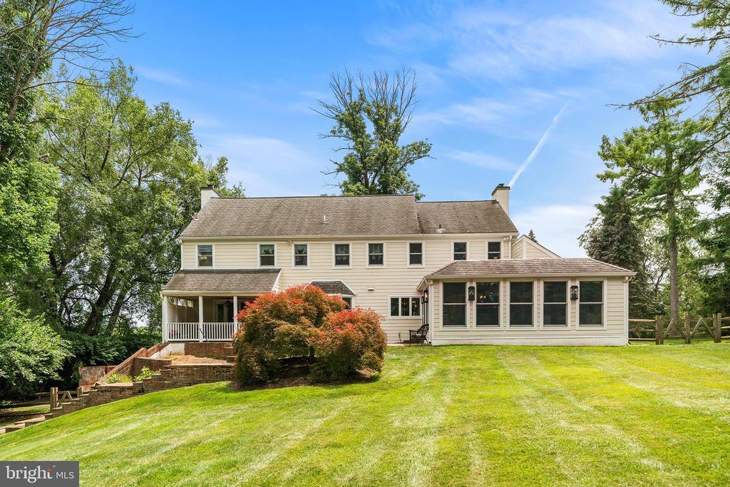 112 HUNT VALLEY CIRCLE