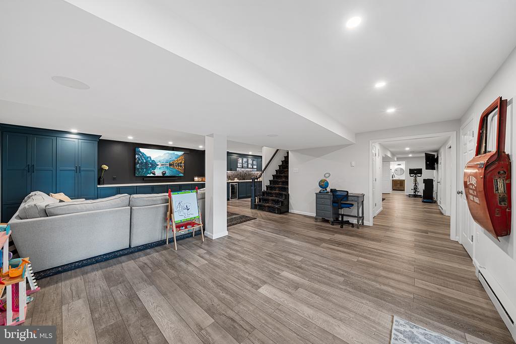 181 HUNT VALLEY CIRCLE