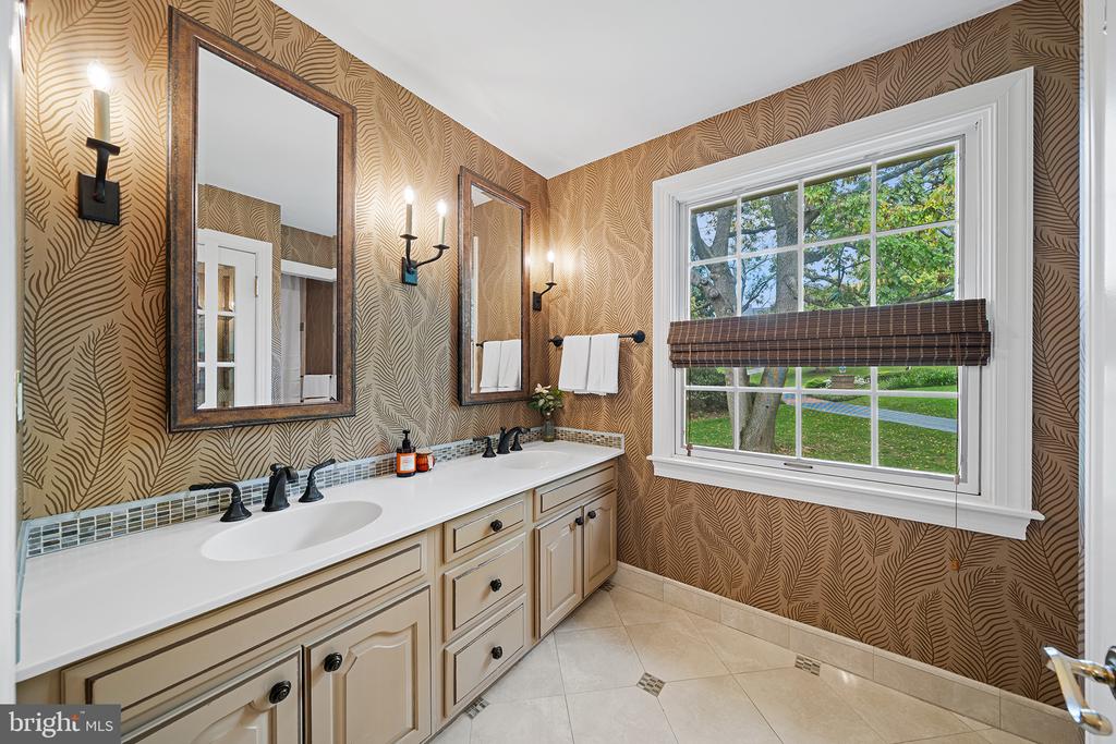 181 HUNT VALLEY CIRCLE