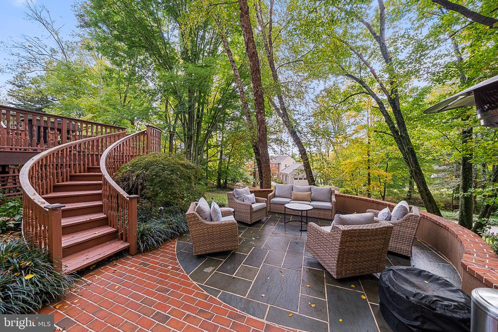 181 HUNT VALLEY CIRCLE